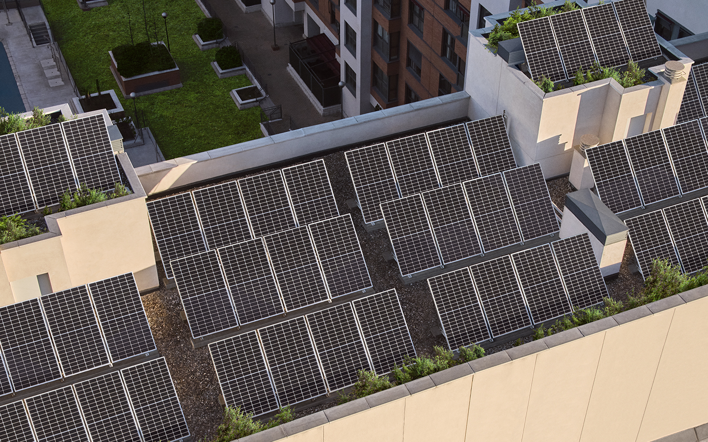 Paneles solares en comunidades de vecinos: todo son ventajas.